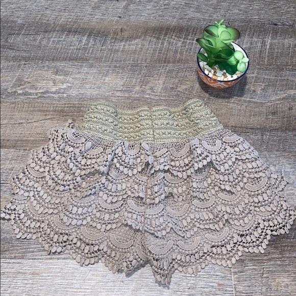 Pants - Green Lace Shorts